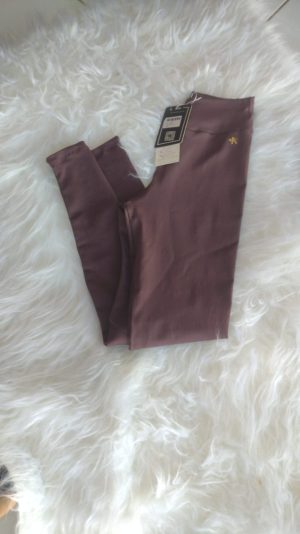 CALÇA LEGG 9800 COR EBANO / P SARADOS