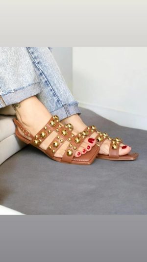 PERCATA COM DETALHE DOURADO COR MARROM / N 35 DJAQUE