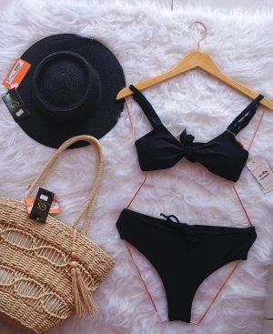 BIQUINI COM TRANCADO COR PRETO CONJUNTO / P CAMBORIÚ